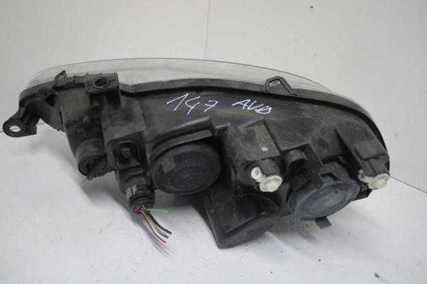 PHARE DROIT ALFA 147 - Vue 2